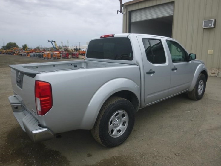 2016-nissan-frontier-image-3
