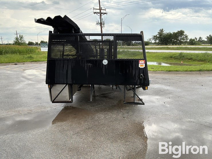 2023-massey-ferguson-730-image-2