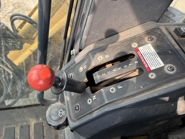 2009-deere-772g-image-54