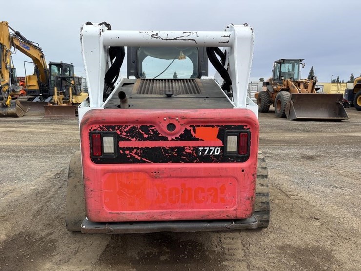 2015-bobcat-t770-image-8
