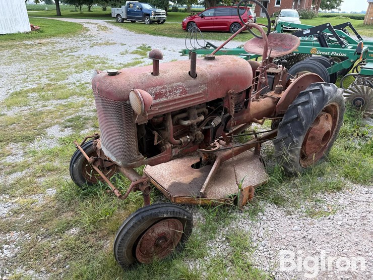 1949-international-cub-image-1