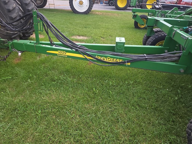 john-deere-1690-image-44