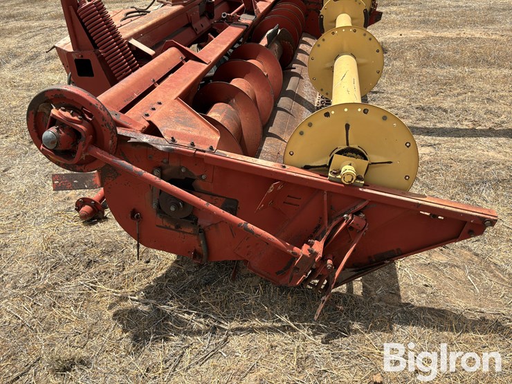 new-holland-116-image-11