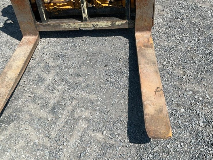 2012-jcb-550-image-39