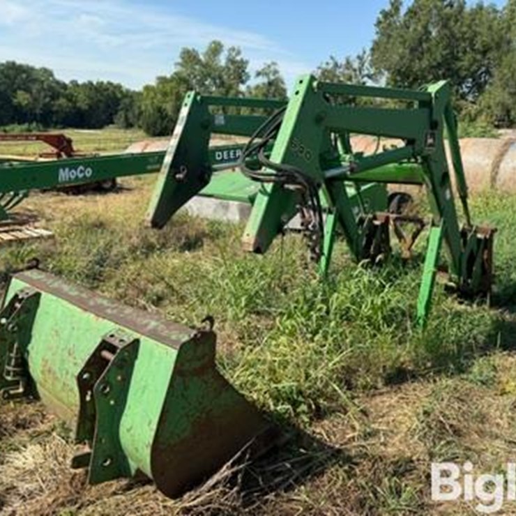 JOHN DEERE 640