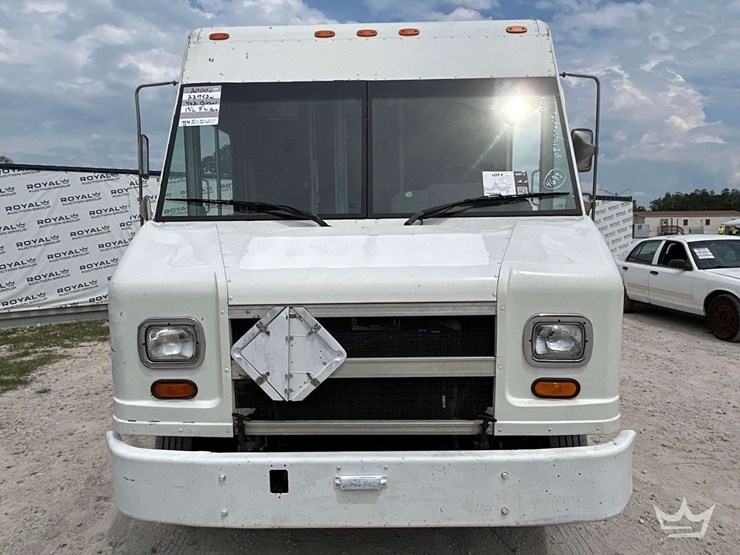 2000-freightliner-mt45-image-24