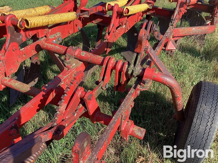 melroe-5-bottom-pull-type-plow-image-10
