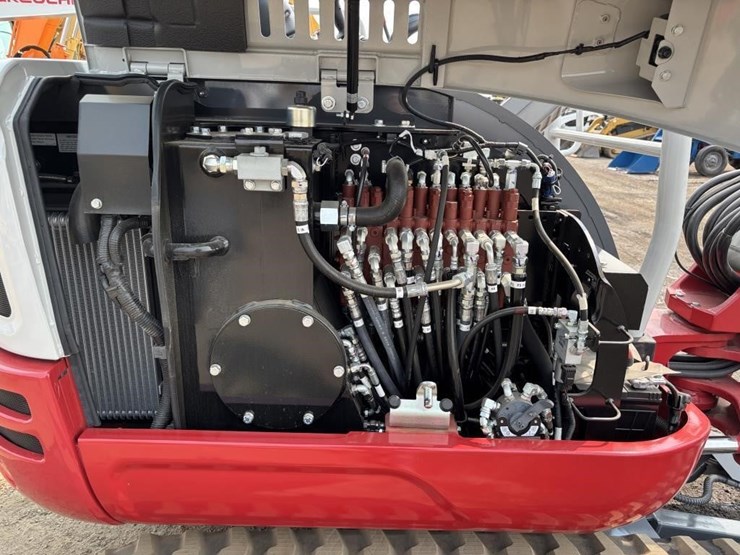 2026-takeuchi-tb235-2-image-40