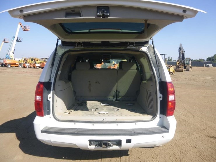 2009-chevrolet-tahoe-image-25