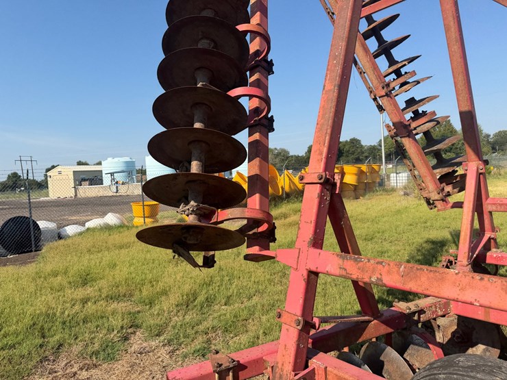 massey-ferguson-820-image-48