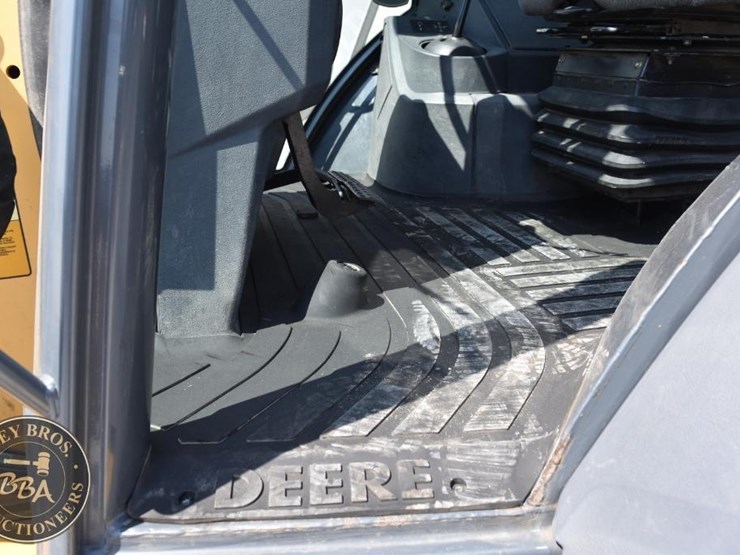 2015-deere-410k-image-56