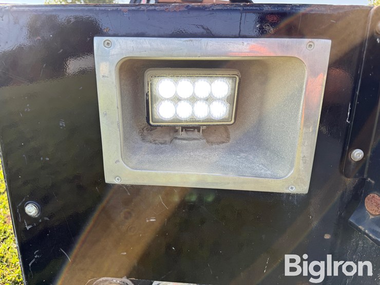 2015-ford-f550-xl-image-10