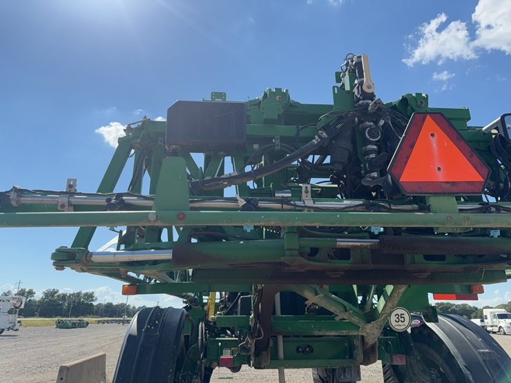 2016-john-deere-r4038-image-48
