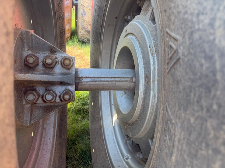 1983-massey-ferguson-4880-image-17