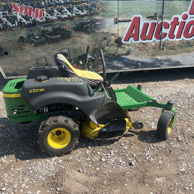 JOHN DEERE Z225