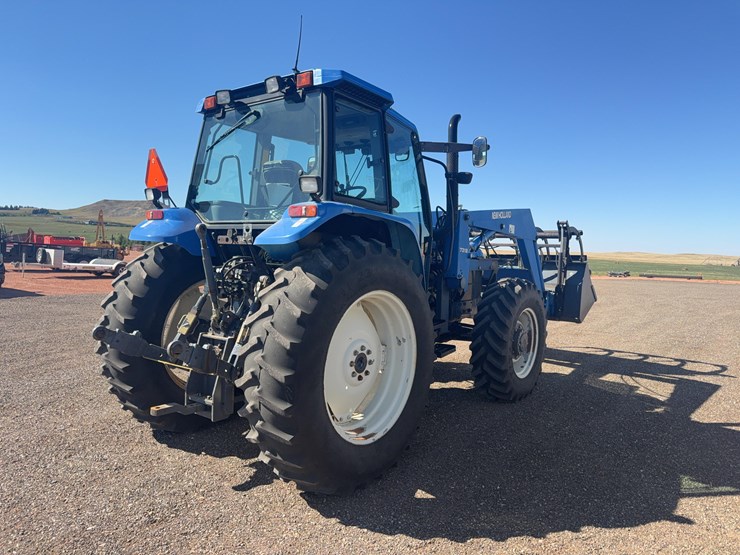 new-holland-tm125-image-5