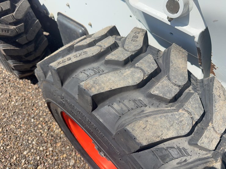 2011-bobcat-s750-image-8