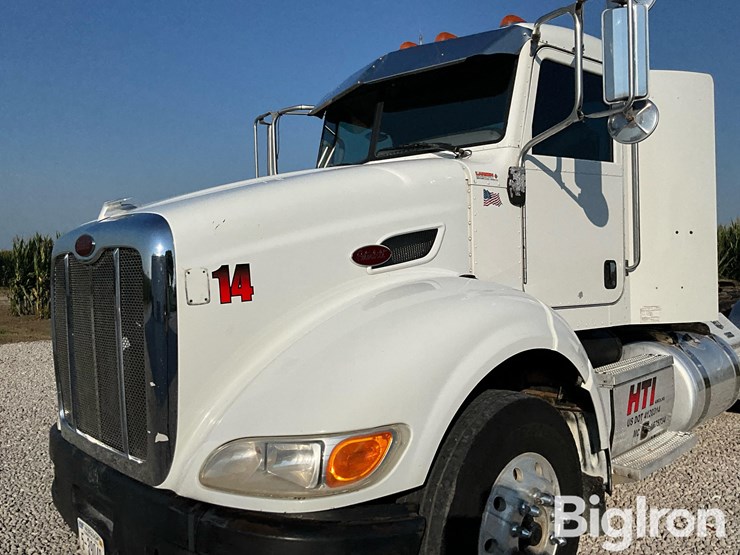 2014-peterbilt-384-image-9
