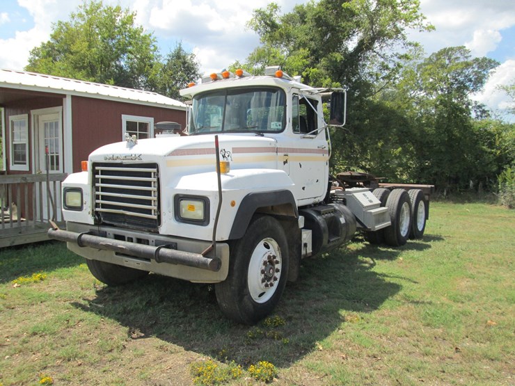 1993-mack-rd688s-image-1