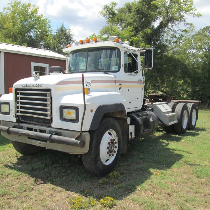 1993 MACK RD688S