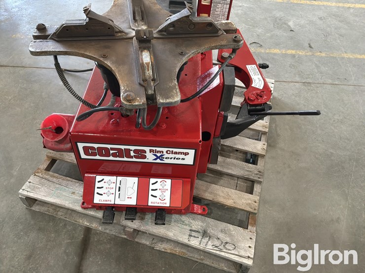 2026-massey-ferguson-730-image-10