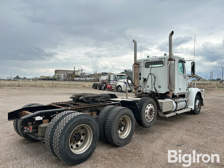 2017-freightliner-coronado-132-image-5
