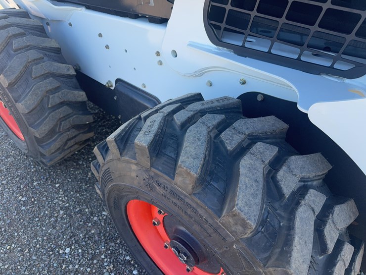 2011-bobcat-s750-image-13