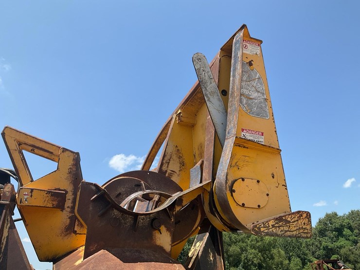 2013-deere-437d-image-64
