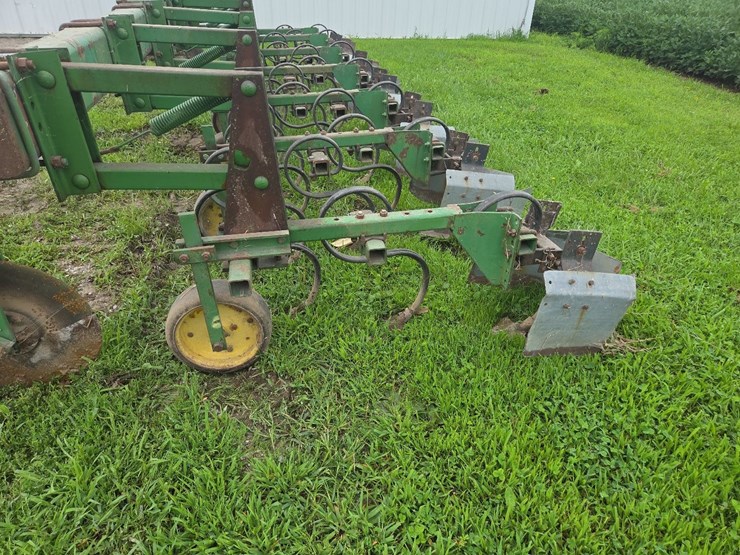 john-deere-6-image-12
