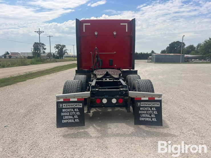 2019-kenworth-t680-image-6