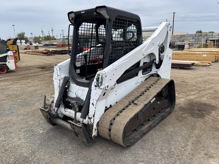 2015-bobcat-t770-image-1