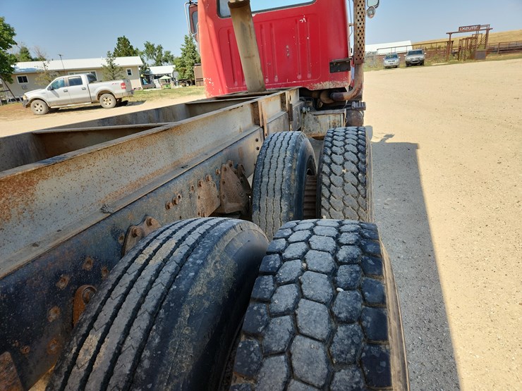 1979-international-f-2554-dump-truck-image-12