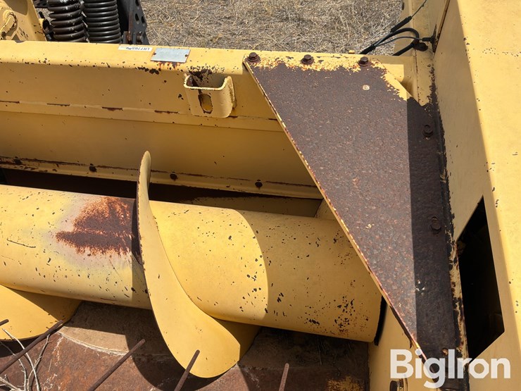 new-holland-2300bf-image-18