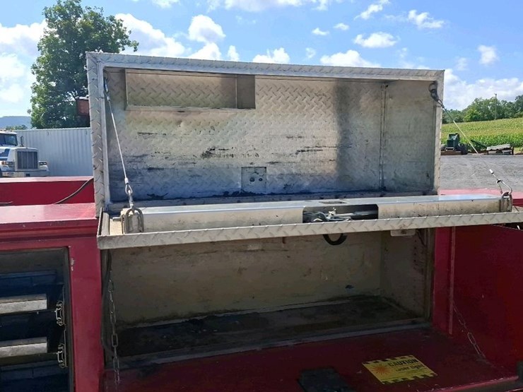 2015-chevrolet-3500-image-23