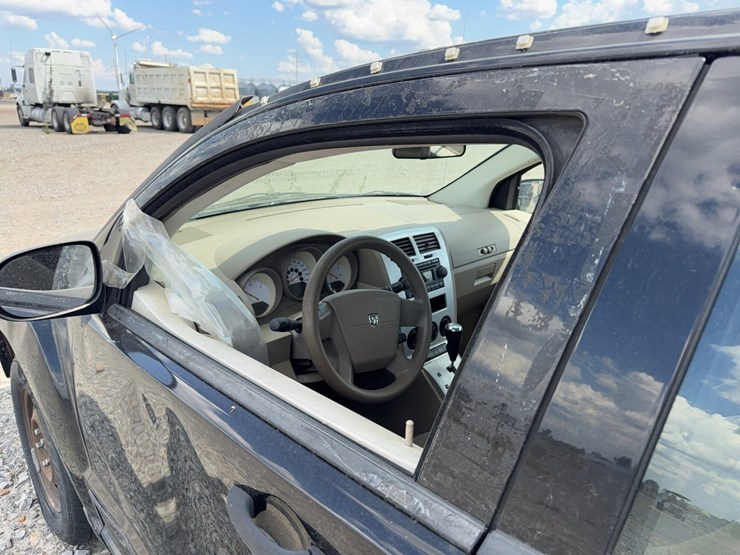 2007-dodge-caliber-image-17