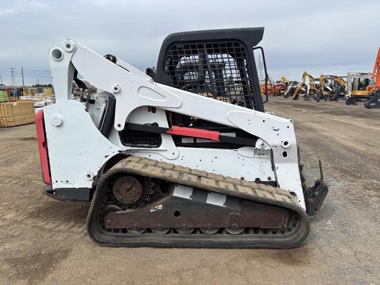 2015-bobcat-t770-image-7