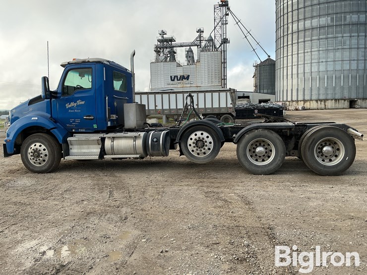 2019-kenworth-t880-image-8