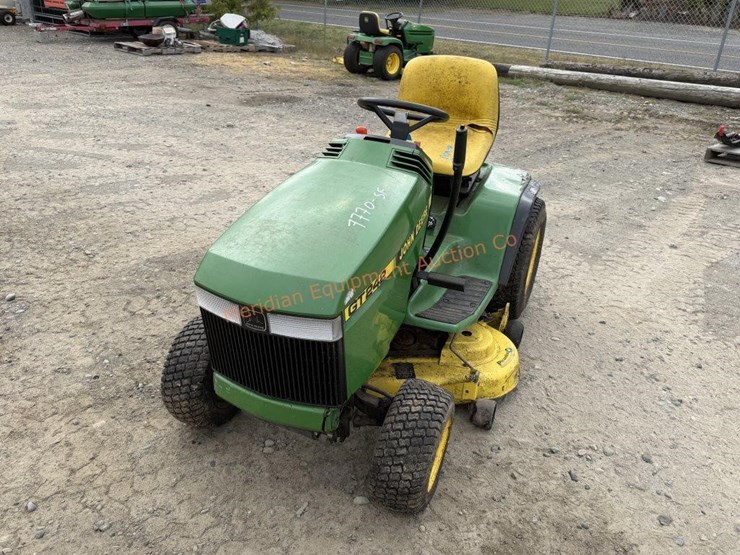 john-deere-gt242-image-3