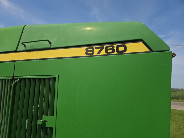 john-deere-8760-image-2