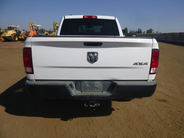 2016-dodge-1500-image-21