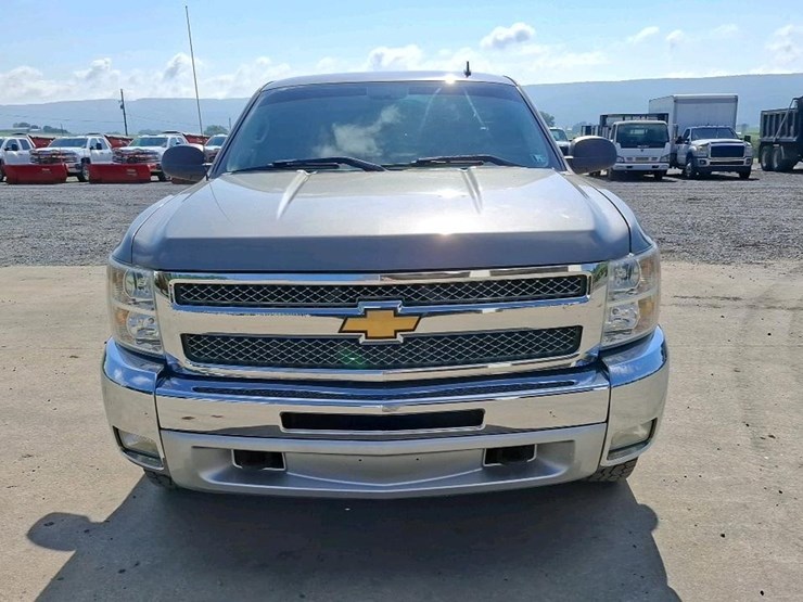 2013-chevrolet-1500-image-8