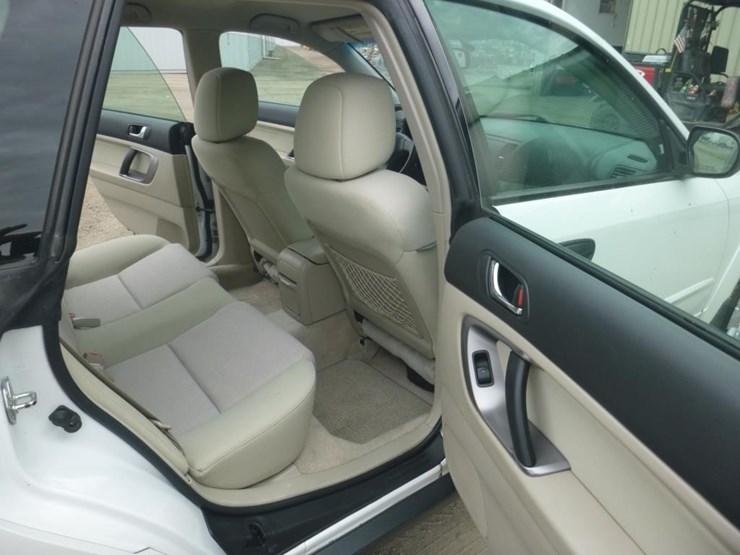 2007-subaru-outback-image-8