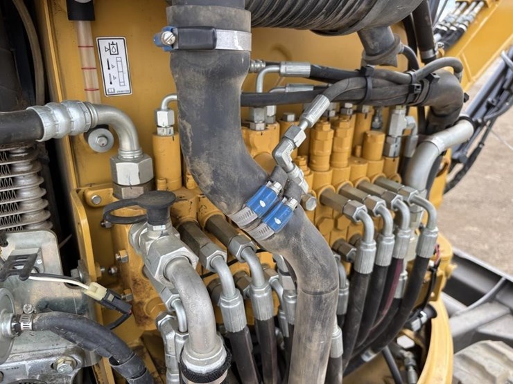 2015-caterpillar-303e-hydraulic-excavator-image-41