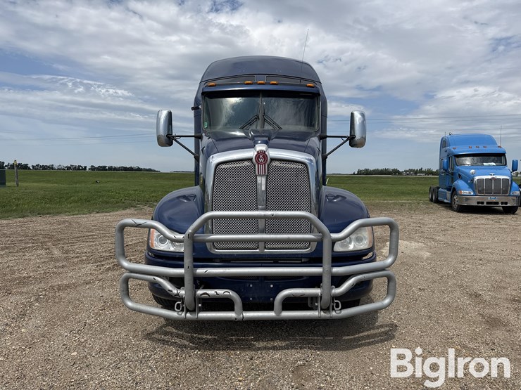 2011-kenworth-t600-image-2