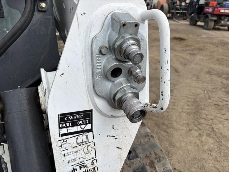 2017-bobcat-t595-image-9