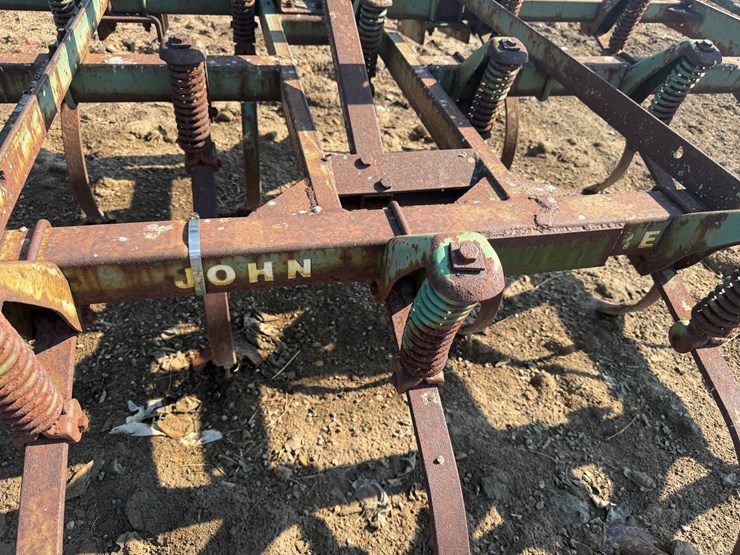 john-deere-1100-image-24