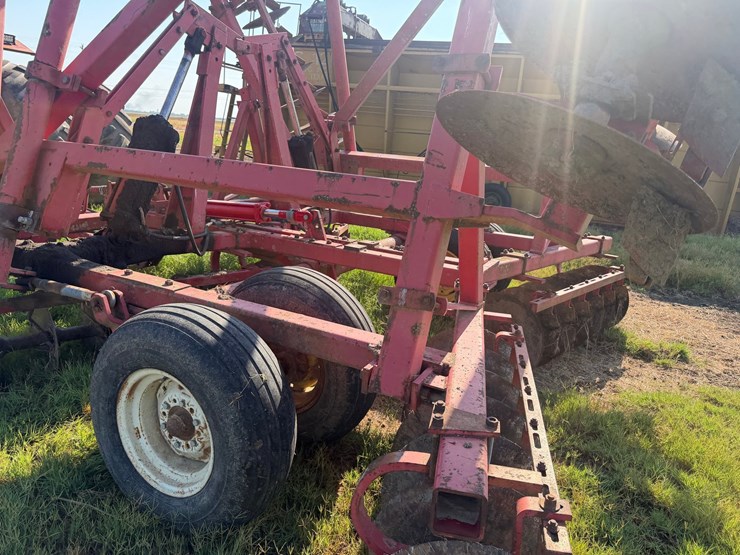 massey-ferguson-820-image-23