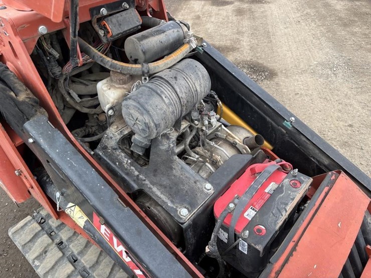 2016-ditch-witch-sk850-image-17