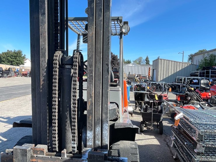#1626-•-toyota-10,000lb-lift-capacity-forklift-(o3)-image-8