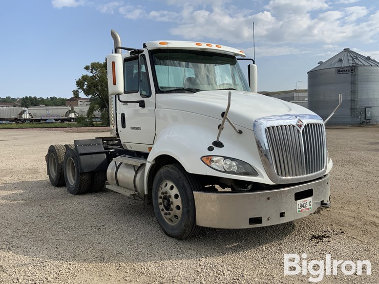 2011-international-prostar-image-3